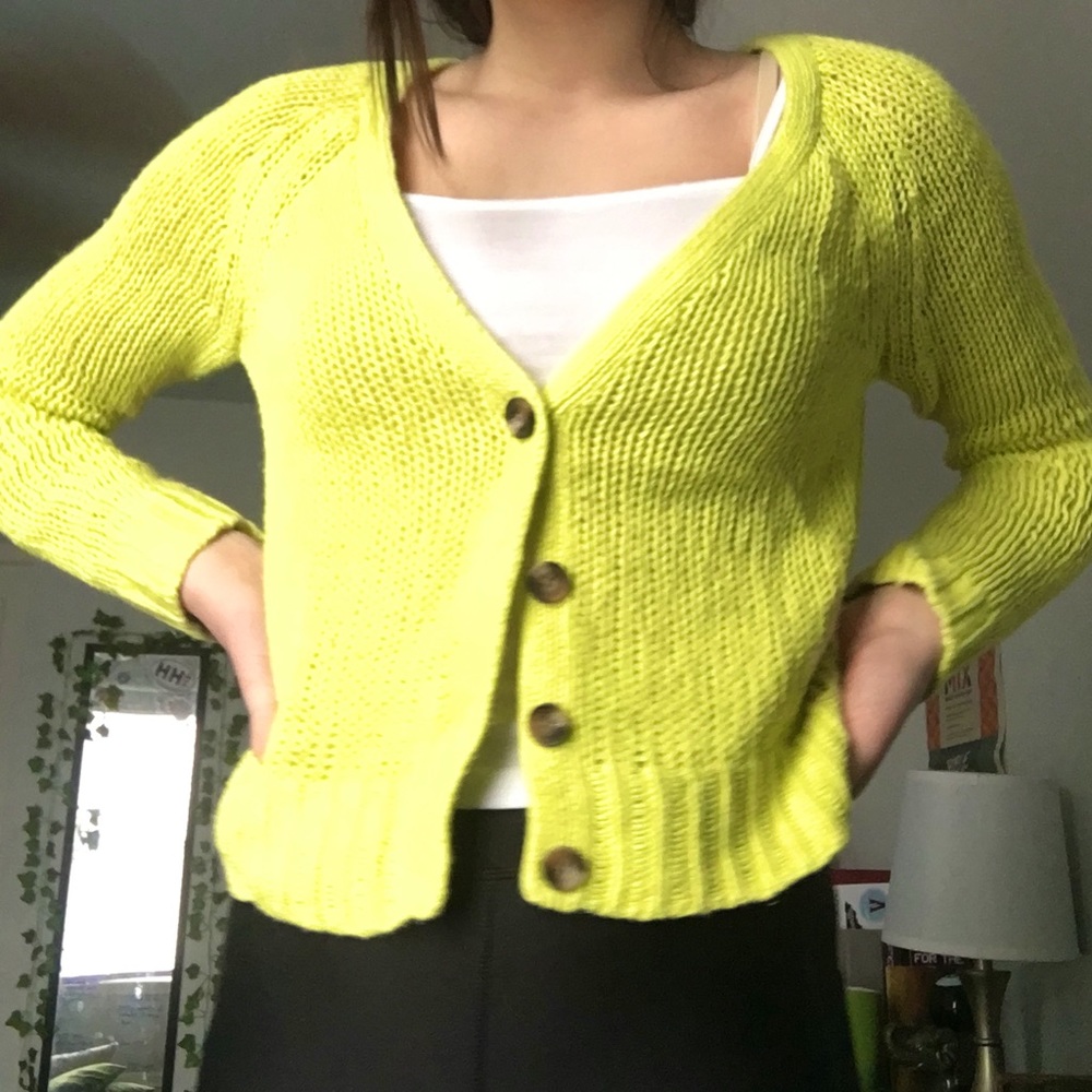Cropped Light green/yellow cardigan 🌟